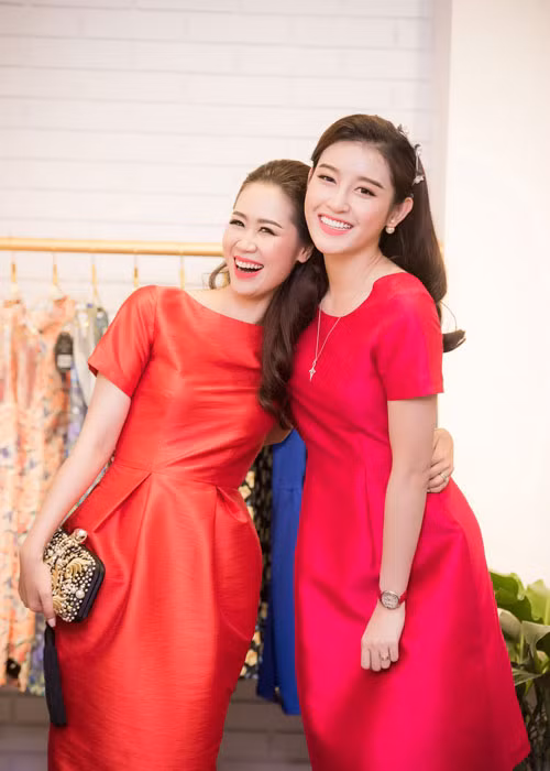 Ngoài Huyền My, sự kiện diễn ra tối qua (24/6) còn có sự tham gia của người đẹp Dương Thùy Linh.