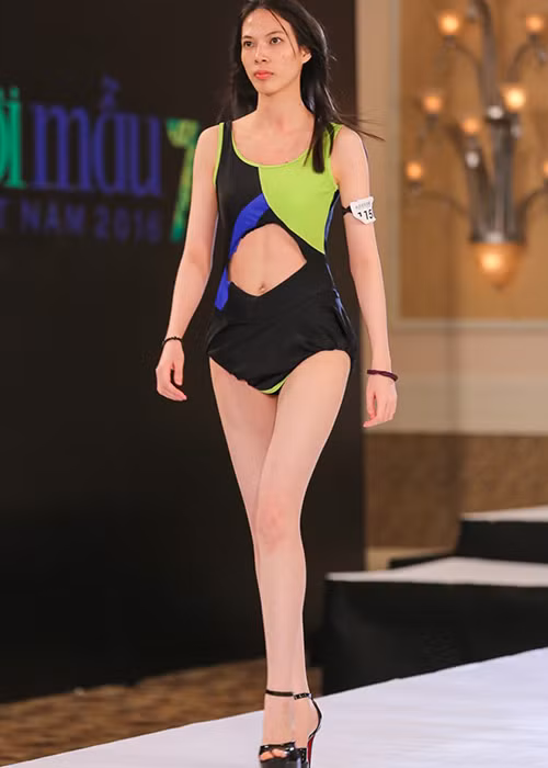 Ly Qui Khanh cat ao tam cua thi sinh Next Top Model-Hinh-3