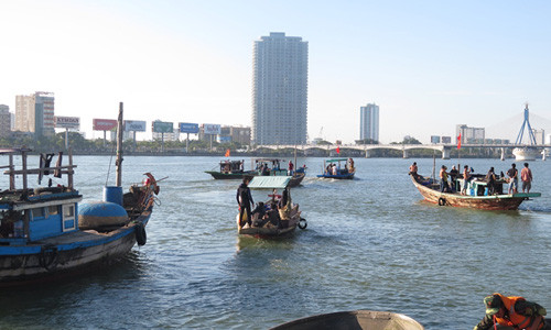 Thu tuong lam viec voi Da Nang vu chim tau du lich tren song Han-Hinh-2