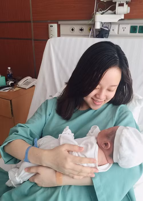 Ngam con trai ngay cang dang yeu cua hot girl Ly Kute-Hinh-11