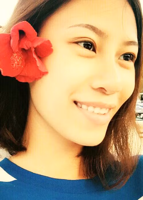 Á khôi Yến Nhi xinh đẹp, rạng rỡ không chỉ trên sân khấu mà còn ở đời thường. (Ảnh: Facebook Yến Nhi)