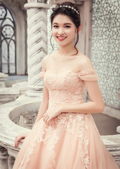 Người đẹp Huỳnh Thị Thùy Dung cũng là một trong số gương mặt ấn tượng lọt vào top 18 sẽ góp mặt trong vòng chung kết Hoa hậu Việt Nam 2016. (Ảnh: Zing)