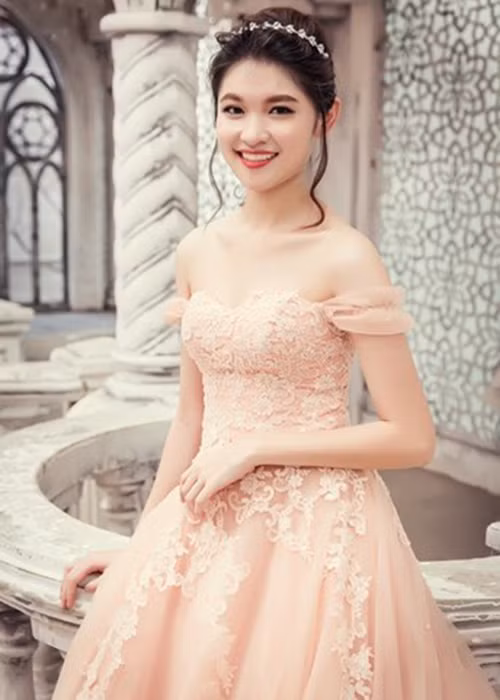 Người đẹp Huỳnh Thị Thùy Dung cũng là một trong số gương mặt ấn tượng lọt vào top 18 sẽ góp mặt trong vòng chung kết Hoa hậu Việt Nam 2016. (Ảnh: Zing)