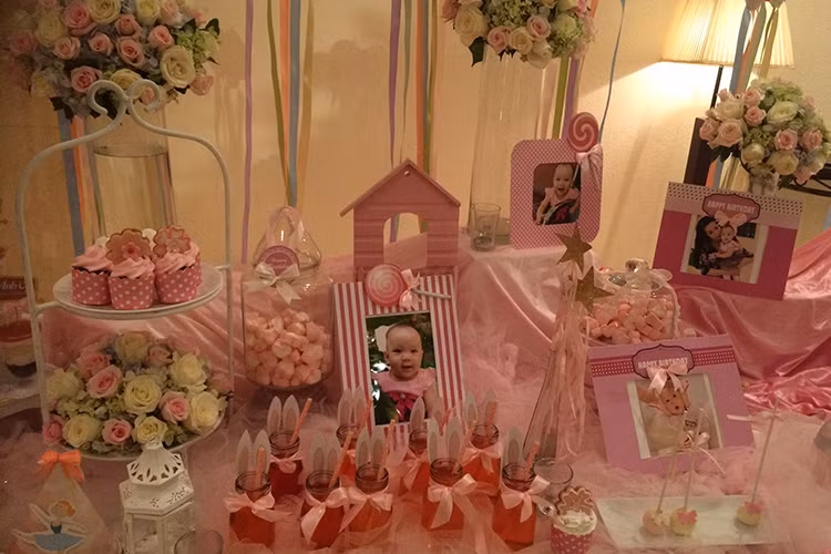 Con gái thứ hai của Trịnh Kim Chi tên Võ Trịnh Ánh Vy. Tiệc sinh nhật của bé được tổ chức tại một nhà hàng ở TP HCM.