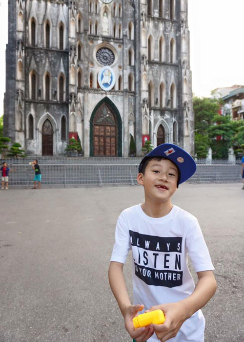 Bé Bảo Nam hiện đã lên 8 tuổi. Cậu nhóc càng lớn càng giống bố Quang Dũng.