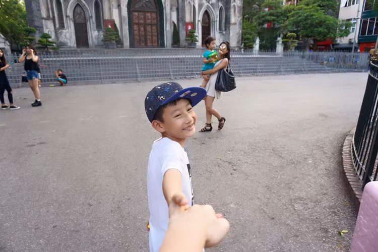 Bảo Nam là con trai của Jennifer Phạm và chồng cũ Quang Dũng. Cậu nhóc hiện đang sống ở Mỹ cùng ông bà ngoại.