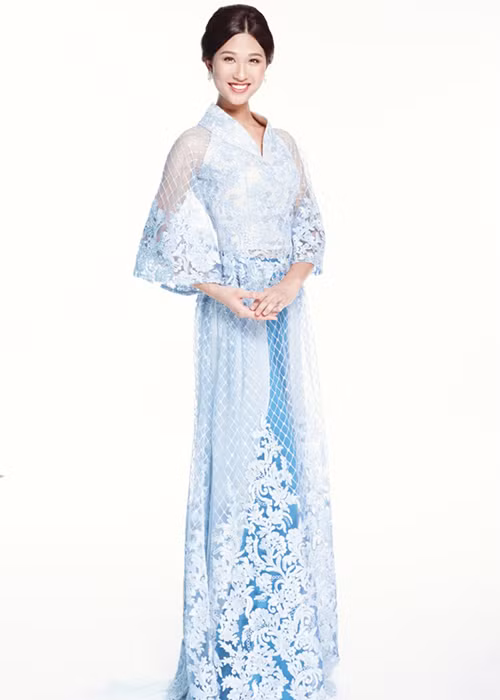 Một ứng viên tiềm năng khác của cuộc thi năm nay là Anh Thư. Cô có lợi thế về gương mặt, số đo hình thể cùng khả năng trình diễn catwalk hấp dẫn và biến hóa đa dạng trên sân khấu. 