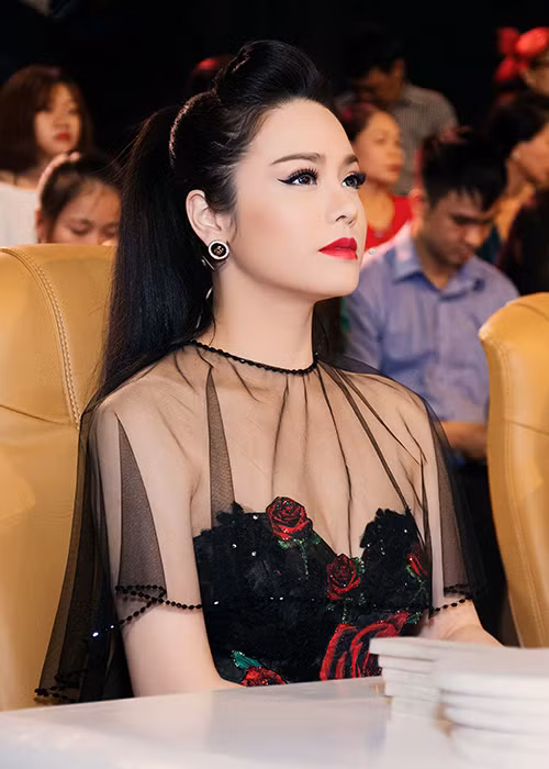 Chị dâu Nhật Kim Anh đã hỗ trợ việc chăm sóc bé Kutin - cậu con trai của nữ diễn viên từ khi lọt lòng cho đến bây giờ. Vì vậy, Nhật Kim Anh luôn yên tâm làm việc.