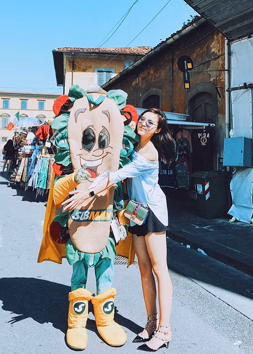 Sau chuyến du lịch châu Âu kéo dài nửa tháng, Kỳ Duyên sẽ trở về nước để đồng hành cùng cuộc thi Hoa hậu Việt Nam 2016.