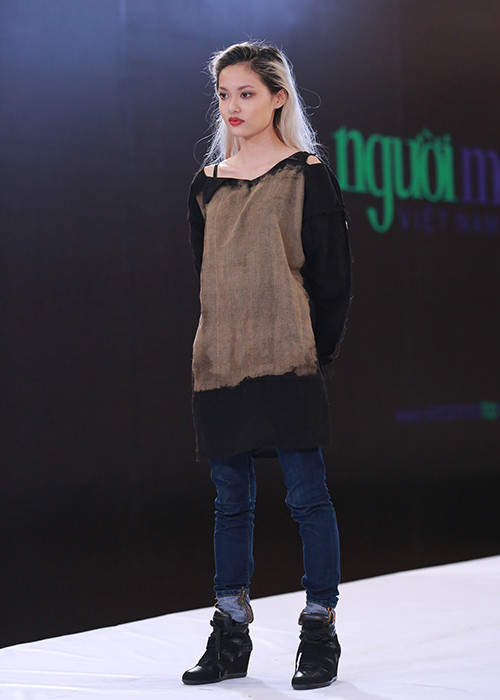 Được biết, Fung La thường xuyên đi chụp lookbook và từng đóng MV cho ca sĩ Dương Triệu Vũ và Hoàng Tôn.