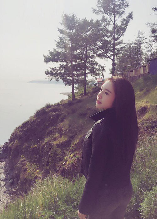 Sau hai lần sinh nở, Elly Trần ngày càng được khán giả chú ý bởi việc khéo chăm con.