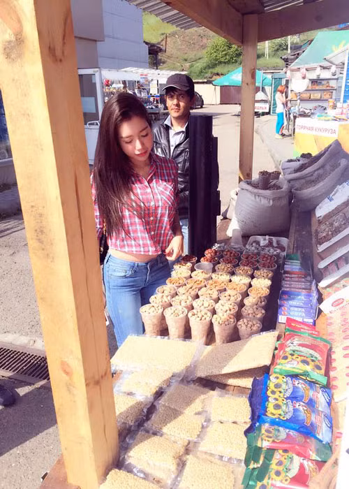 Hot girl 8x ngày càng đẹp mặn mà sau hai lần sinh nở.