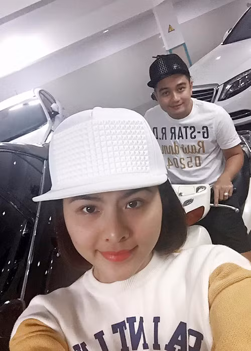 Khoảnh khắc giản dị nhưng hạnh phúc bên ông xã Việt kiều được Vân Trang chia sẻ trên trang cá nhân.