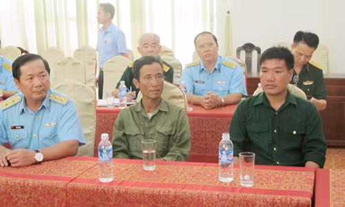 Giay phut nghe tieng keu cuu cua phi cong Su-30MK2-Hinh-2