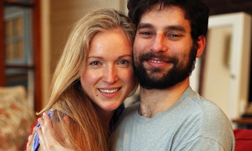 Saskia cảm thấy dịch vụ này rất có ích, nó như một liệu pháp tâm lý, giảm căng thẳng. (Ảnh: Ruaridh Connellan / Barcroft)