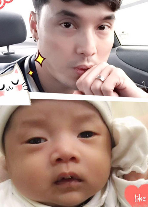 Nam ca sĩ sinh năm 1981 thích thú ghép ảnh của mình và cậu con trai đã tròn 2 tháng tuổi. 
