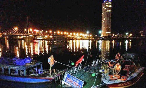 Su trung hop ky la trong vu chim tau tren song Han