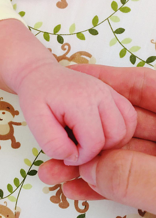 Luu Huong Giang lan dau khoe anh con gai thu 2-Hinh-2