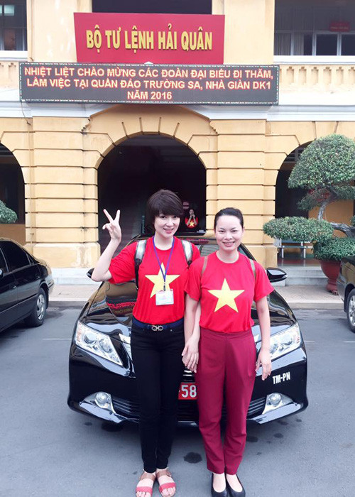 Đã 12 năm kể từ khi đăng quang Hoa hậu Việt Nam 2004 nhưng Nguyễn Thị Huyền vẫn luôn là mỹ nhân được công chúng yêu mến.