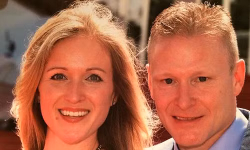 Chồng Saskia Frederick thường xuyên không có mặt ở nhà do tính chất công việc. (Ảnh: Barcroft)