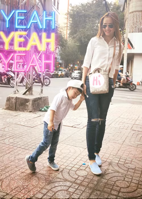 Đối với Diệp Bảo Ngọc, con trai chính là chỗ dựa vững chắc nhất của cô. Ngoài công việc, cô dành thời gian còn lại cho con trai.