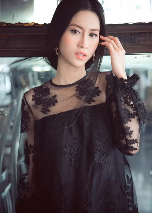 Hiện tại, trước những ý kiến trái chiều về khả năng nói tiếng Anh trong đoạn clip đang gây xôn xao, Thu Vũ đã tạm thời khóa trang cá nhân. (Ảnh: Tiền Phong)