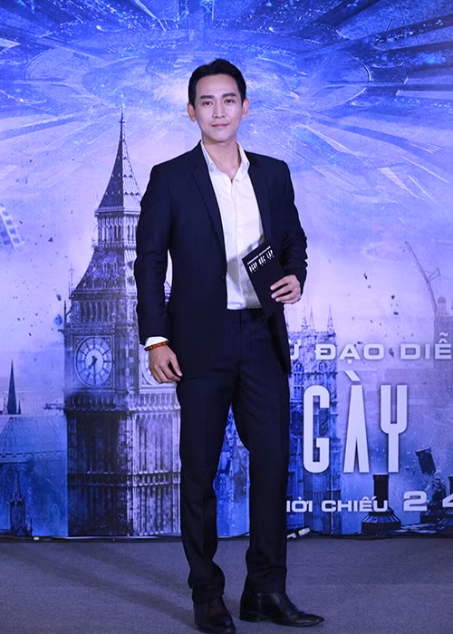 Lý Hải tình cảm đưa vợ bầu sắp sinh đi xem phim - Hình 6 Ly Hai tinh cam dua vo bau sap sinh di xem phim-Hinh-6