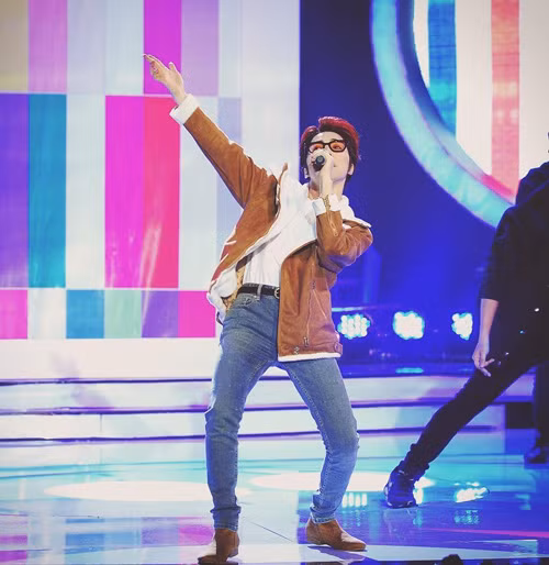 Hoa Minzy ngong y chang Son Tung o Guong mat than quen