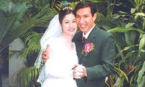 Bức ảnh cưới hạnh phúc của Quang Thắng và bà xã.