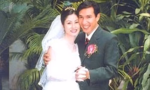 Bức ảnh cưới hạnh phúc của Quang Thắng và bà xã.