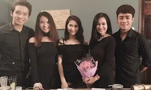 Ha Tram vui ve don sinh nhat sau on ao bi dim hang