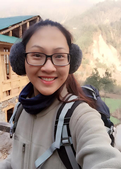 Trước khi đăng quang, Diệu Ngọc từng làm trong một công ty du lịch ở Đà Nẵng và sau đó trong một công ty bất động sản ở Sài Gòn.