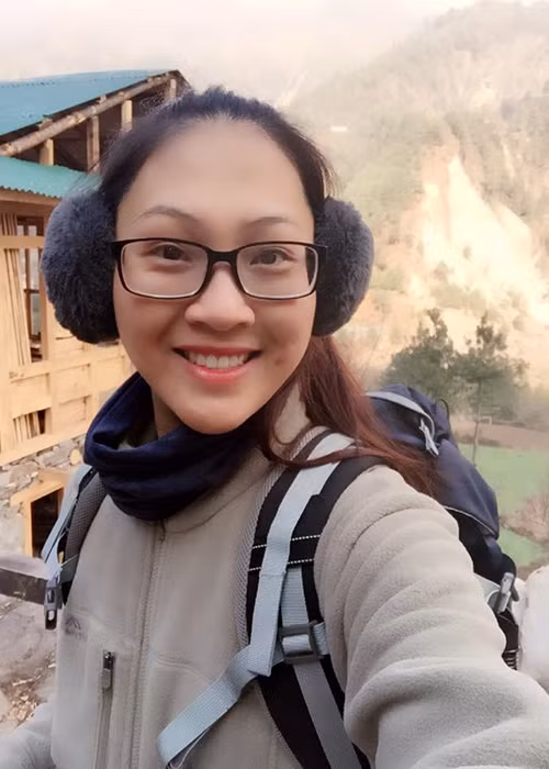 Trước khi đăng quang, Diệu Ngọc từng làm trong một công ty du lịch ở Đà Nẵng và sau đó trong một công ty bất động sản ở Sài Gòn.