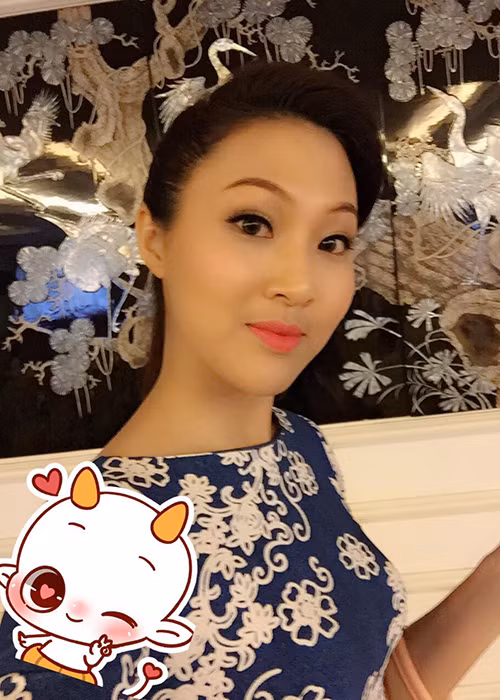 Cận cảnh gương mặt đậm chất Á đông của Hoa khôi Diệu Ngọc trong một bức ảnh được cô chia sẻ trên trang cá nhân.