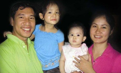 Yêu thương vợ con là vậy nhưng danh hài rất ít khi chia sẻ hình ảnh gia đình. Bởi đơn giản anh muốn vợ con có một cuộc sống thực sự bình yên thay vì vướng bận những ồn ào trong showbiz Việt.