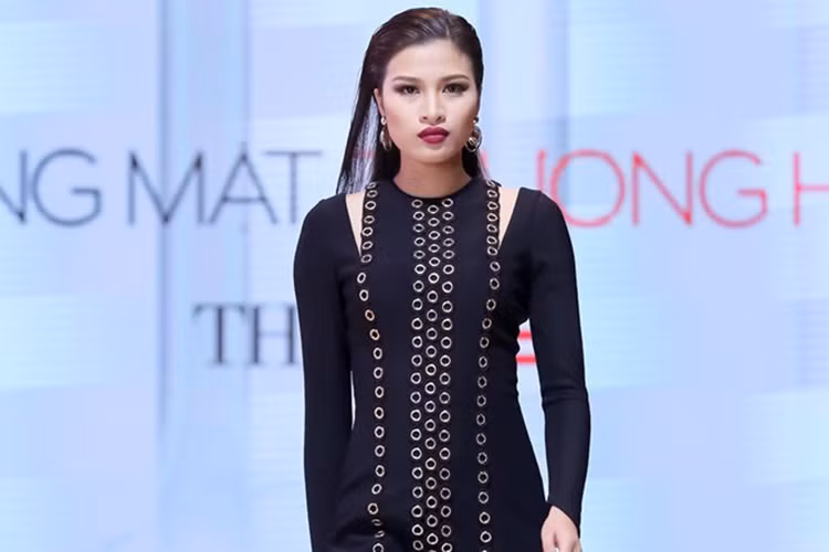 Gần đây, Nguyễn Thị Thành tiếp tục gây chú ý khi là gương mặt được đánh giá cao ở đội của Hoa hậu Phạm Hương tại The Face 2016. (Ảnh: Zing) 