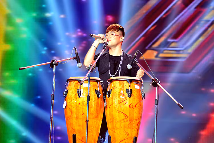 Ngoài Tuấn Phương, "Hoàng tử RnB" Lê Hoàng Phong cũng là một trong những giọng ca "gây sốt" tập 2 vòng Lộ diện The X-Factor 2016.