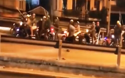 Tai mat canh hang chuc thanh nien hon chien tren cau Nhi Thien Duong