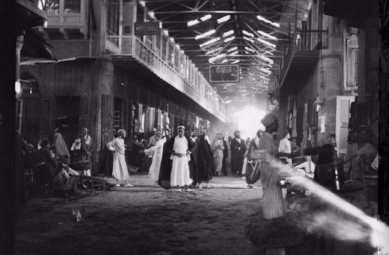 Bên trong chợ Shorjah ở Baghdad.