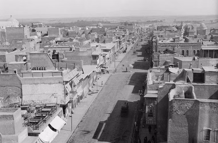 Đường phố Mosul thời đó.