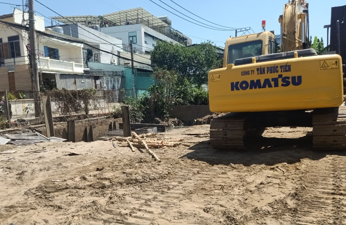 TP.HCM: Cận cảnh đường Dương Quảng Hàm mở rộng đang thi công - Hình 16 TP.HCM: Can canh duong Duong Quang Ham mo rong dang thi cong-Hinh-16