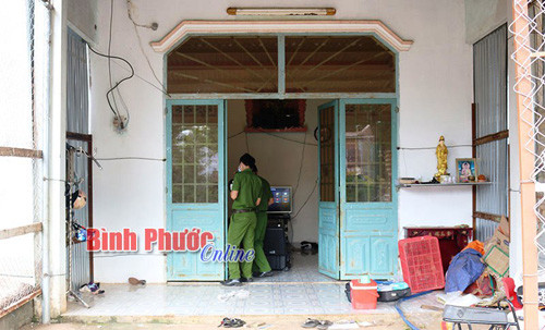 Bang hoang be trai 8 tuoi meu mao 