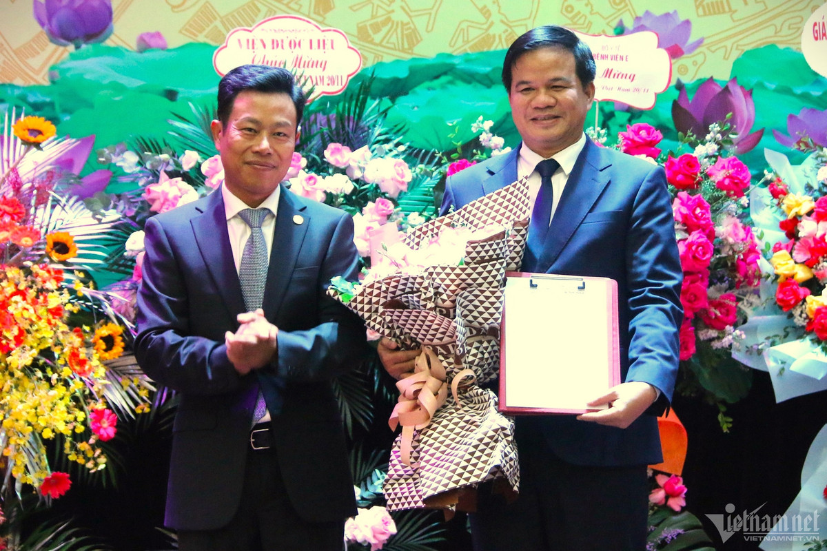 Giam doc Benh vien Bach Mai kiem nhiem chuc Pho Hieu truong Truong DH Y Duoc