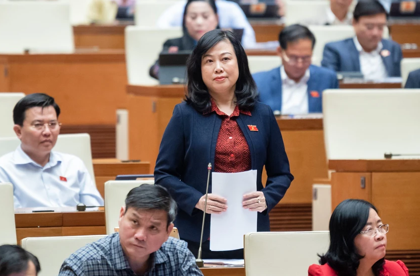 Bo truong Y te noi gi ve de xuat bo giay chuyen vien?