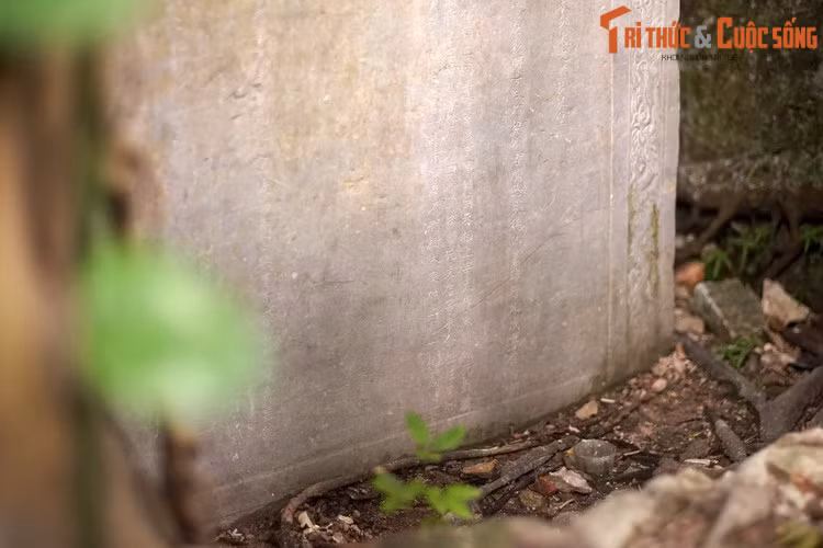 Ngày nay, bia “Cao Sơn đại vương thần từ bi minh” của đền Kim Liên được các nhà nghiên cứu coi là vật chứng quý giá về lịch sử của kinh thành Thăng Long xưa.