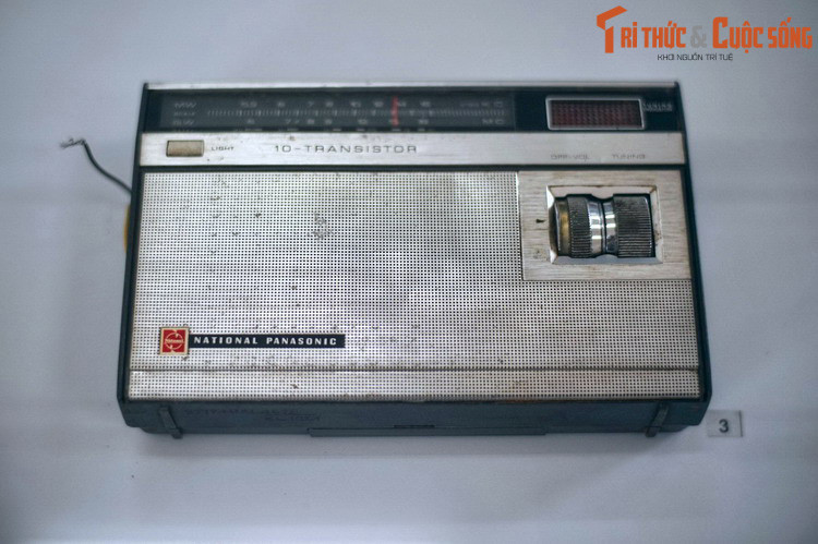 Đài National Panasonic, đồng chí Ngô Ngọc Năng - cán bộ ban Hoa vận - sử dụng để theo dõi thông tin trong thời gian bị giam cầm tại nhà tù Côn Đảo, những năm 1968-1973.