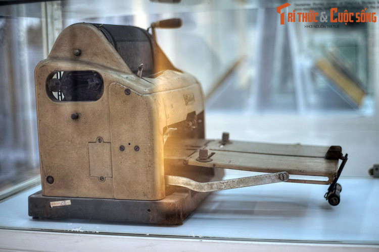 Máy in Ronéo Gestetner của Tổng hội sinh viên Sài Gòn sử dụng in tài liệu, truyền đơn đấu tranh, giai đoạn 1969-1974.