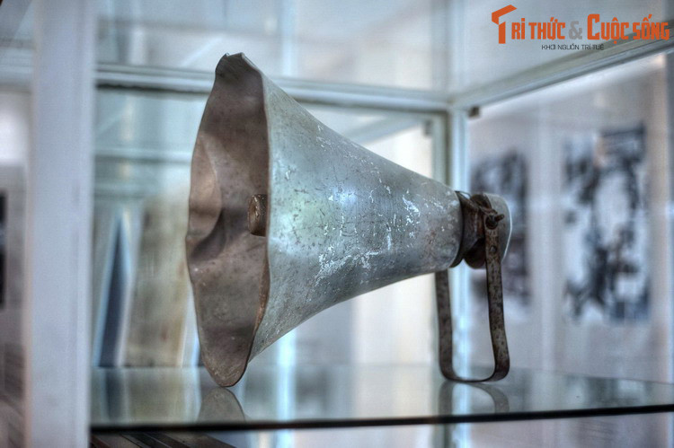 Loa phát thanh, đồng chí Huỳnh Văn Cang (bí danh Tư Cang) sử dụng để phát tin tức chiến thắng của quân Giải phóng, năm 1975.