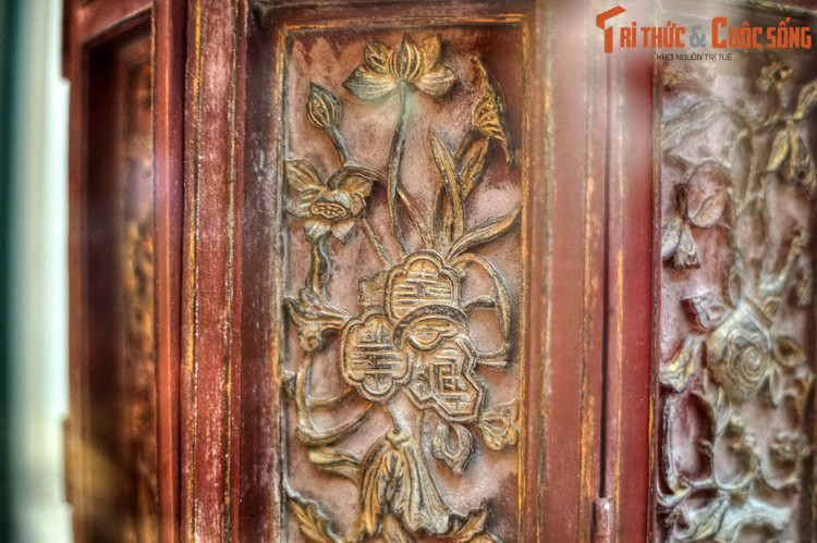 Trong văn hóa Việt, trầu cau là biểu tượng cho sự gắn bó son sắt giữa vợ chồng. Điều này được phản ảnh qua sự tích trầu cau, một truyện cổ tích rất nổi tiếng trong kho tàng văn học dân gian Việt Nam...