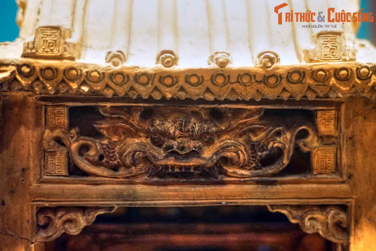 Mô hình này có lẽ đã được các nghệ nhân thời Trần thực hiện dựa trên nguyên mẫu là một công trình ở kinh thành Thăng Long xưa.